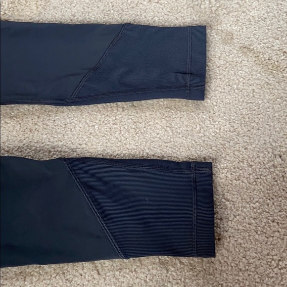 Lululemon Cropped Pocket Leggings - Picture 2 of 7